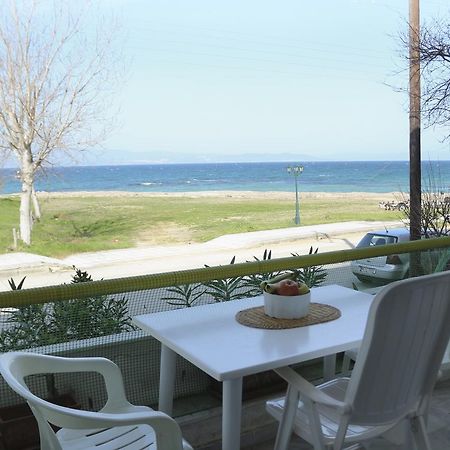 Holiday Home By The Sea Nea Poteidaia Exterior photo